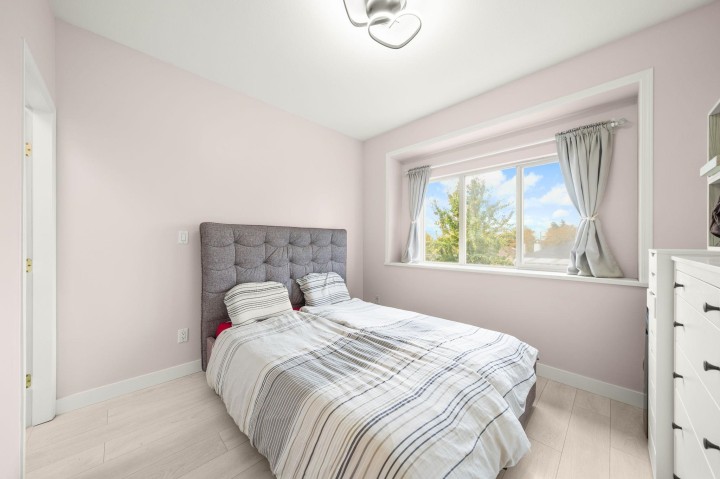 Photo 10 at 5657 Kerr Street, Collingwood VE, Vancouver East