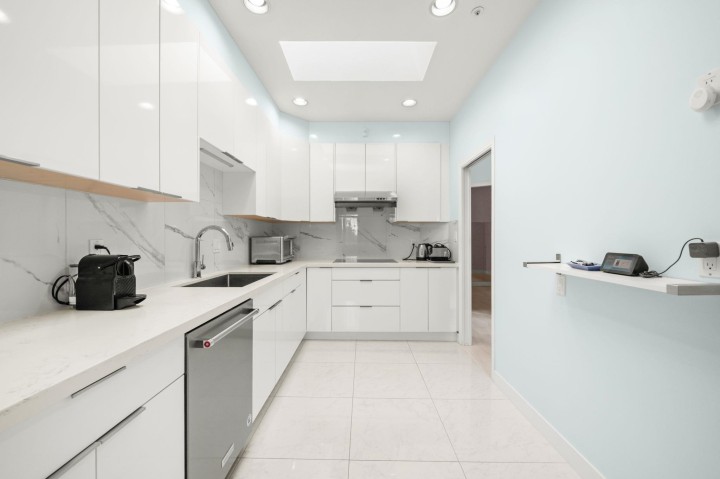 Photo 8 at 5657 Kerr Street, Collingwood VE, Vancouver East