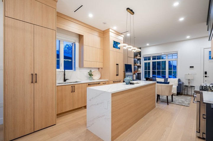 Photo 6 at 2331 E 49th Avenue, Killarney VE, Vancouver East