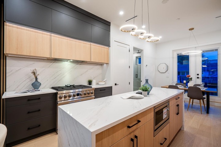 Photo 7 at 2331 E 49th Avenue, Killarney VE, Vancouver East