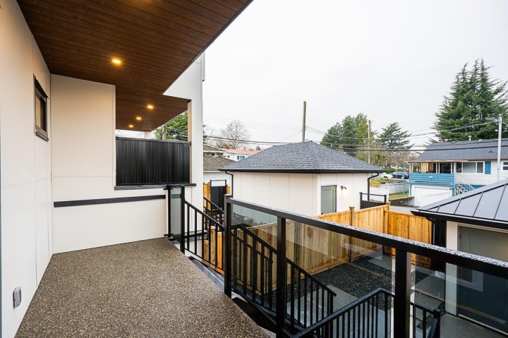 Photo 28 at 2331 E 49th Avenue, Killarney VE, Vancouver East