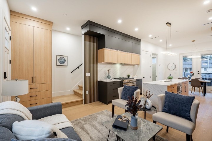 Photo 5 at 2331 E 49th Avenue, Killarney VE, Vancouver East