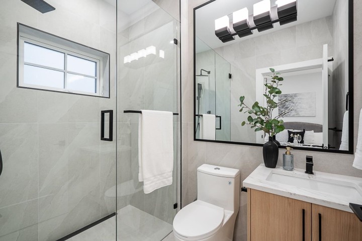 Photo 15 at 2331 E 49th Avenue, Killarney VE, Vancouver East