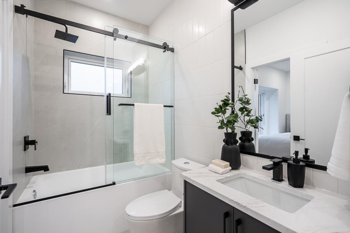 Photo 19 at 2331 E 49th Avenue, Killarney VE, Vancouver East