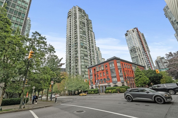 Photo 23 at 310 - 1239 W Georgia Street, Coal Harbour, Vancouver West