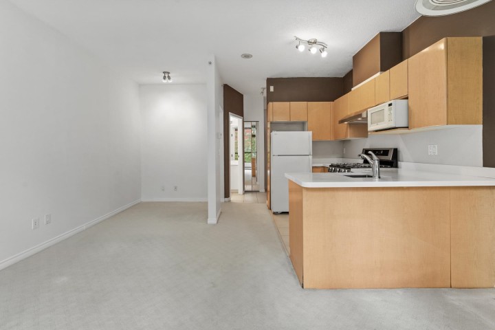 Photo 7 at 310 - 1239 W Georgia Street, Coal Harbour, Vancouver West