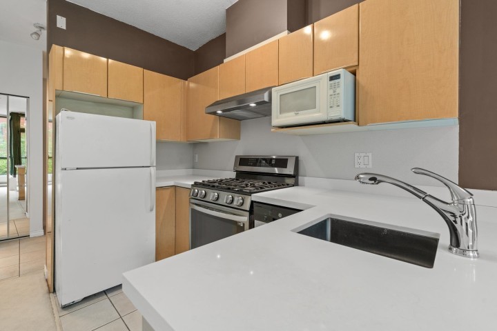 Photo 9 at 310 - 1239 W Georgia Street, Coal Harbour, Vancouver West