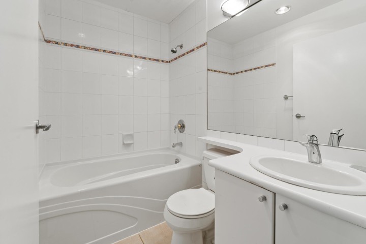 Photo 14 at 310 - 1239 W Georgia Street, Coal Harbour, Vancouver West