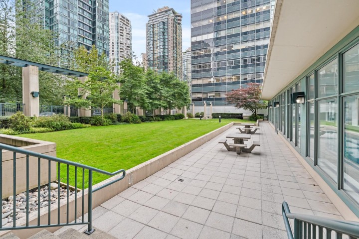 Photo 18 at 310 - 1239 W Georgia Street, Coal Harbour, Vancouver West