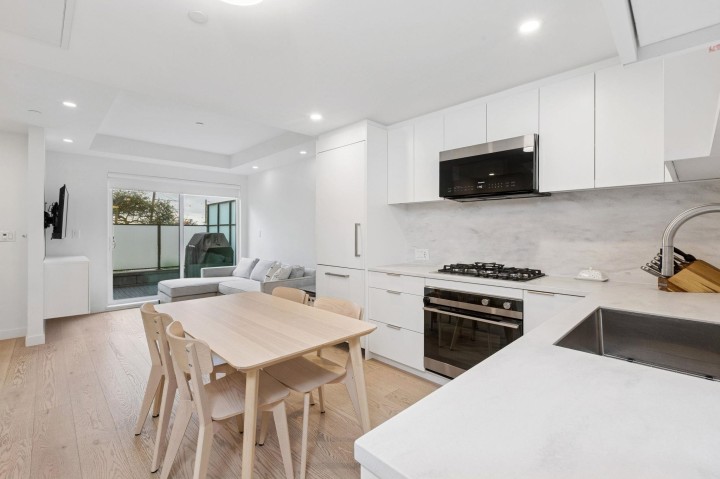 Photo 2 at 112 - 650 E 2nd Street, Lower Lonsdale, North Vancouver