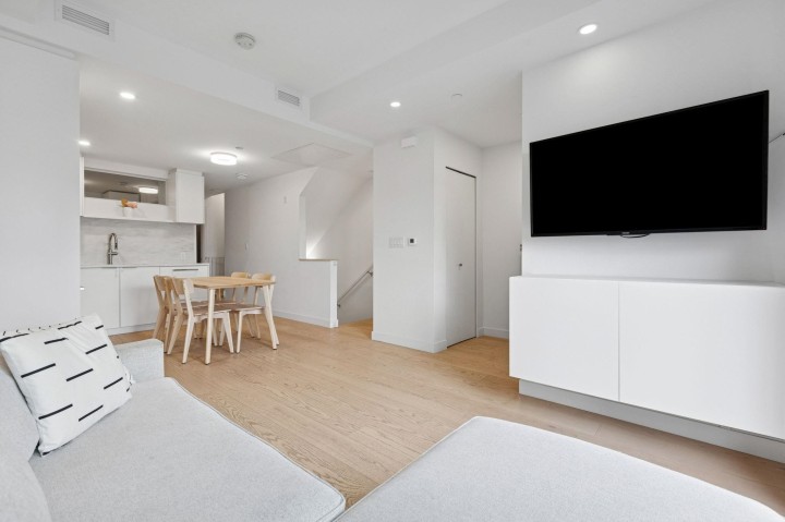 Photo 12 at 112 - 650 E 2nd Street, Lower Lonsdale, North Vancouver