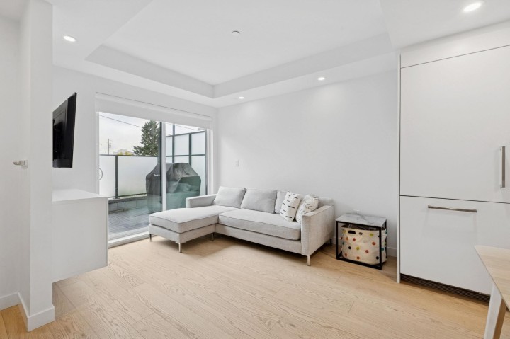 Photo 7 at 112 - 650 E 2nd Street, Lower Lonsdale, North Vancouver