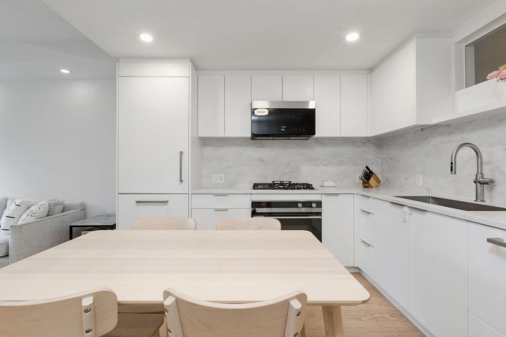 Photo 3 at 112 - 650 E 2nd Street, Lower Lonsdale, North Vancouver