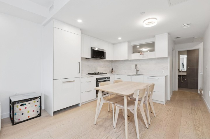 Photo 5 at 112 - 650 E 2nd Street, Lower Lonsdale, North Vancouver