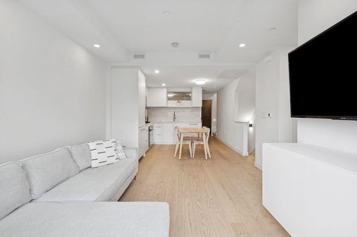 Photo 11 at 112 - 650 E 2nd Street, Lower Lonsdale, North Vancouver