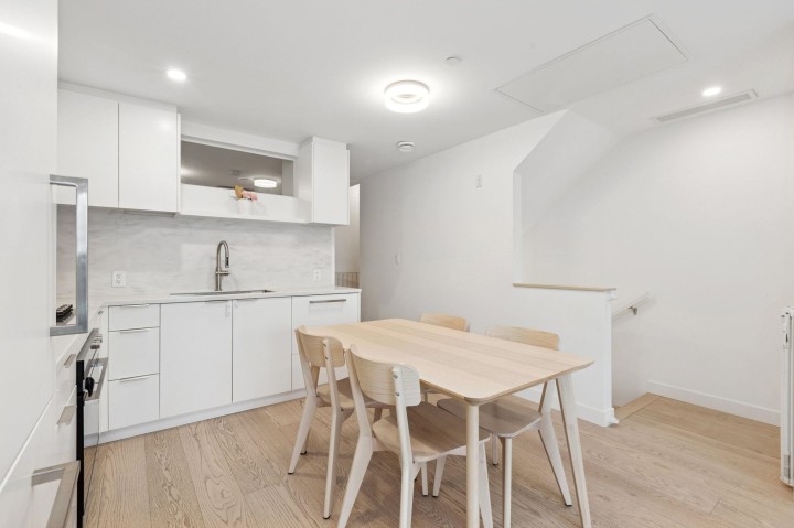 Photo 4 at 112 - 650 E 2nd Street, Lower Lonsdale, North Vancouver