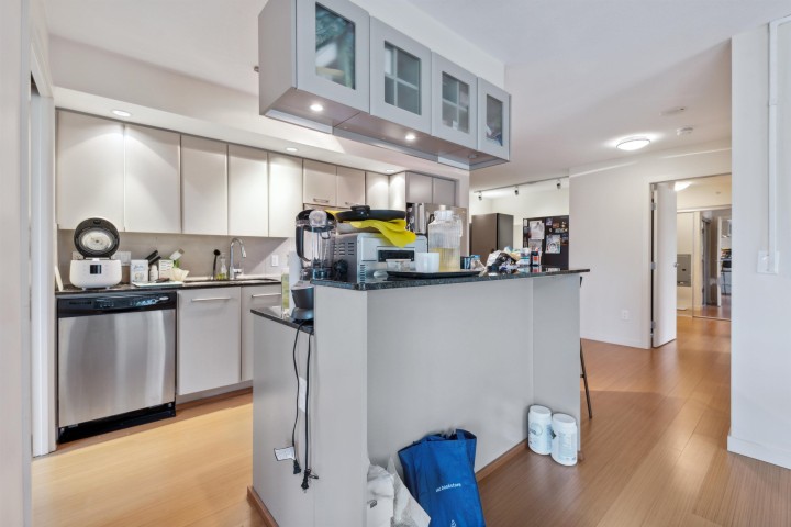 Photo 15 at 501 - 683 Victoria Park West, Lower Lonsdale, North Vancouver