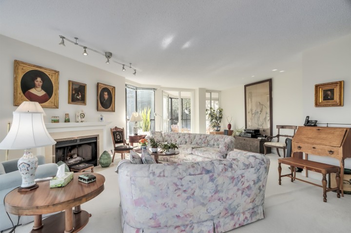 Photo 2 at G01 - 1490 Pennyfarthing Drive, False Creek, Vancouver West