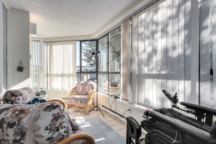 Photo 6 at G01 - 1490 Pennyfarthing Drive, False Creek, Vancouver West