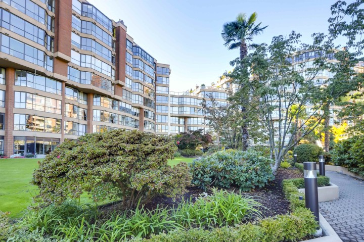 Photo 13 at G01 - 1490 Pennyfarthing Drive, False Creek, Vancouver West
