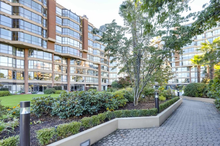 Photo 12 at G01 - 1490 Pennyfarthing Drive, False Creek, Vancouver West