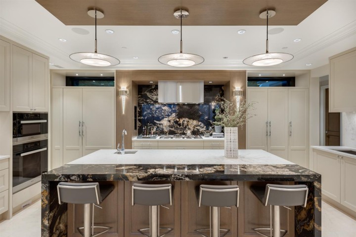 Photo 7 at 1525 Vinson Creek Road, Chartwell, West Vancouver