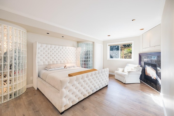 Photo 17 at 4110 Burkeridge Place, Bayridge, West Vancouver