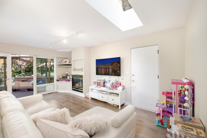 Photo 16 at 4110 Burkeridge Place, Bayridge, West Vancouver