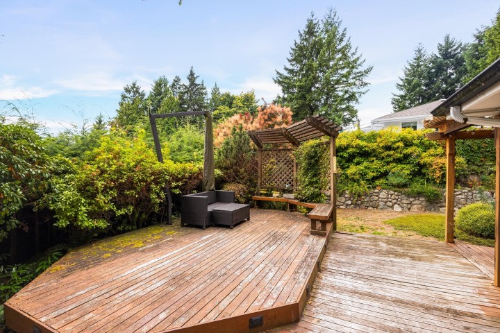 Photo 26 at 4110 Burkeridge Place, Bayridge, West Vancouver