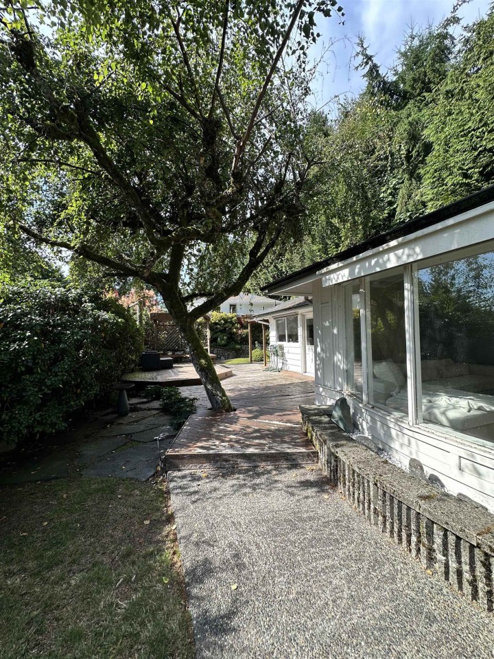 Photo 28 at 4110 Burkeridge Place, Bayridge, West Vancouver