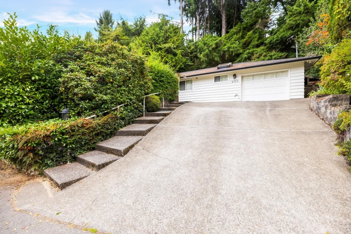 Photo 33 at 4110 Burkeridge Place, Bayridge, West Vancouver