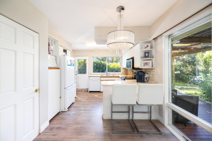 Photo 14 at 4110 Burkeridge Place, Bayridge, West Vancouver