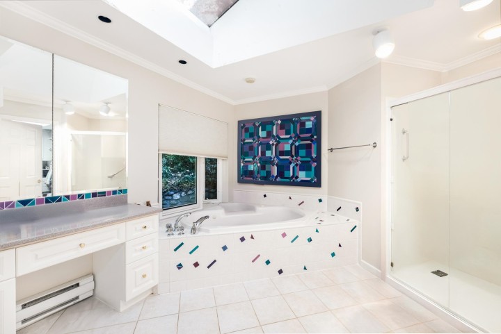 Photo 18 at 4110 Burkeridge Place, Bayridge, West Vancouver