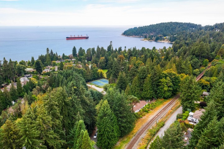 Photo 37 at 4110 Burkeridge Place, Bayridge, West Vancouver