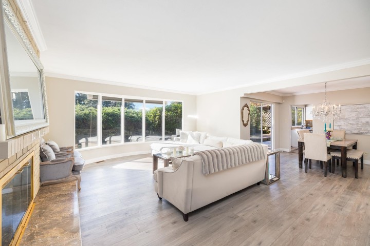 Photo 8 at 4110 Burkeridge Place, Bayridge, West Vancouver