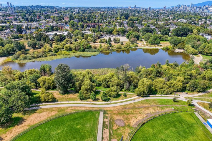 Photo 2 at 3195 Garden Drive, Grandview Woodland, Vancouver East