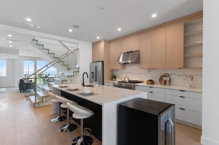 Photo 6 at 340 E Keith Road, Central Lonsdale, North Vancouver