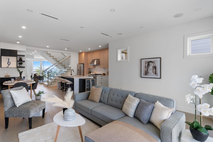 Photo 8 at 340 E Keith Road, Central Lonsdale, North Vancouver