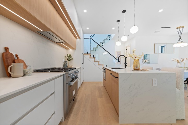 Photo 3 at 1 - 2858 W 12th Avenue, Kitsilano, Vancouver West