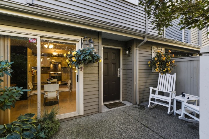 Photo 5 at 6 - 222 E 5th Street, Lower Lonsdale, North Vancouver