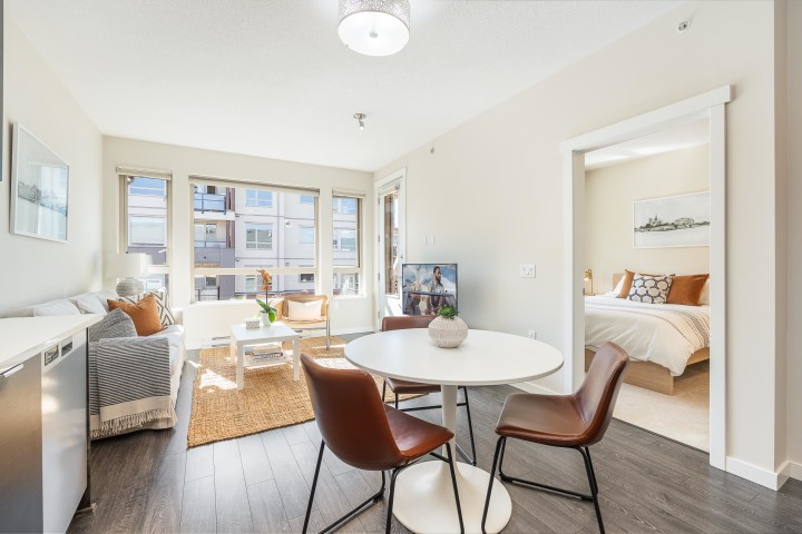 Photo 2 at 517 - 2665 Mountain Highway, Lynn Valley, North Vancouver