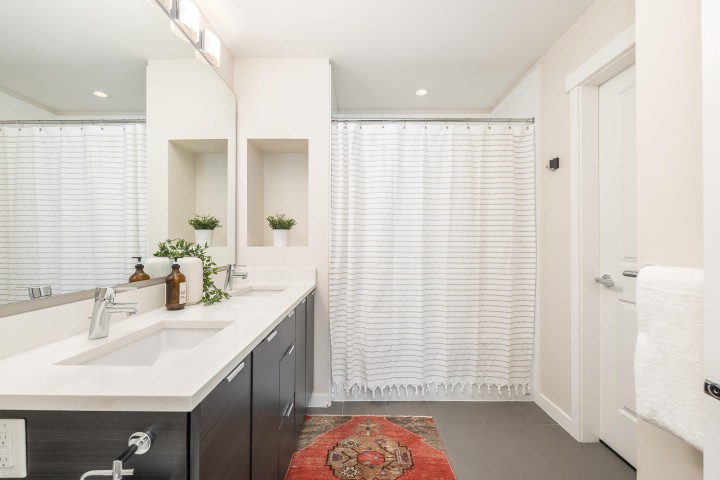 Photo 16 at 517 - 2665 Mountain Highway, Lynn Valley, North Vancouver