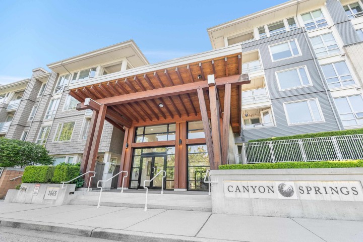 Photo 3 at 517 - 2665 Mountain Highway, Lynn Valley, North Vancouver