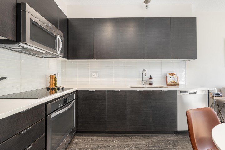 Photo 8 at 517 - 2665 Mountain Highway, Lynn Valley, North Vancouver