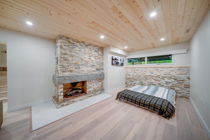 Photo 24 at 867 Frederick Road, Lynn Valley, North Vancouver