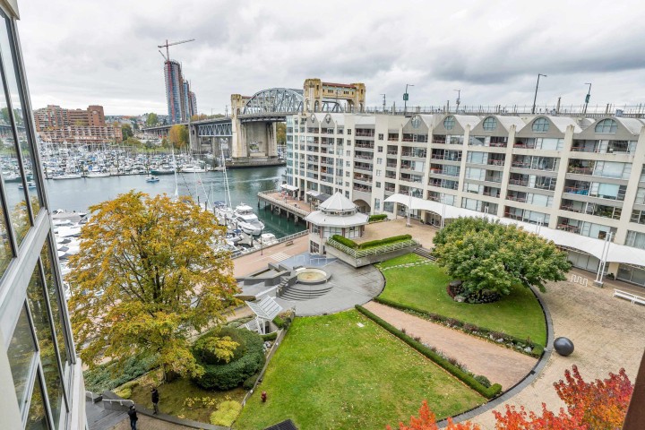 Photo 26 at 704 - 990 Beach Avenue, Yaletown, Vancouver West