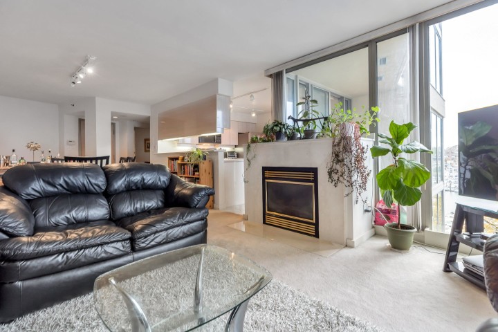 Photo 18 at 704 - 990 Beach Avenue, Yaletown, Vancouver West