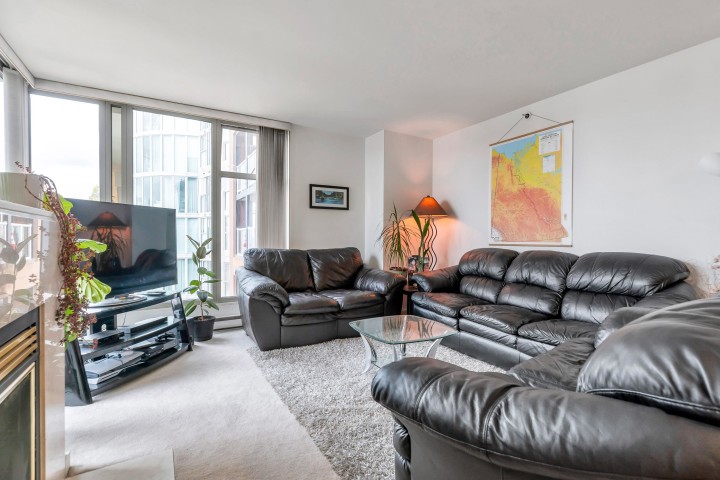 Photo 15 at 704 - 990 Beach Avenue, Yaletown, Vancouver West