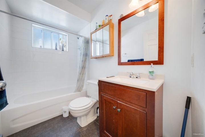 Photo 13 at 4502 Nanaimo Street, Collingwood VE, Vancouver East