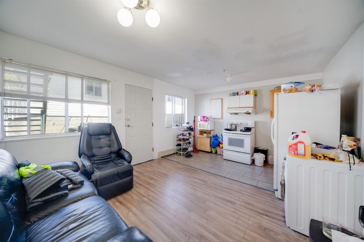 Photo 12 at 4502 Nanaimo Street, Collingwood VE, Vancouver East